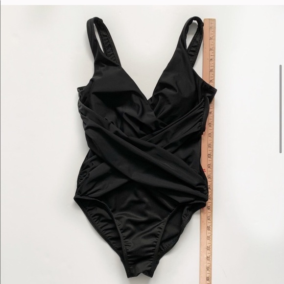 MIRACLESUIT black one piece swimsuit NWOT - Picture 5 of 7